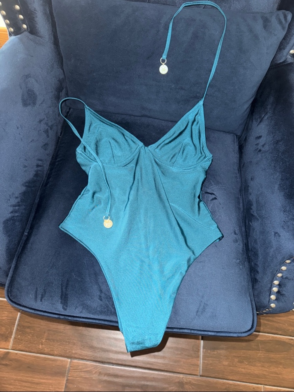 Kulani Kinis 1 piece